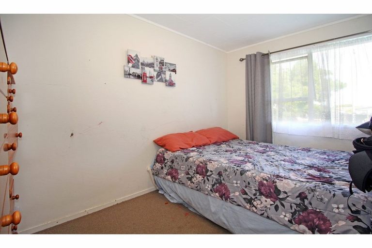 Photo of property in 2 Navigator Place, Papatoetoe, Auckland, 2025