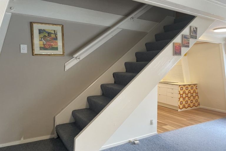 Photo of property in 39 London Road, Korokoro, Lower Hutt, 5012