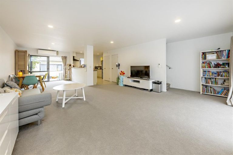 Photo of property in 23 Puma Drive, Golflands, Auckland, 2013