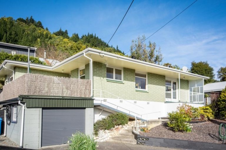 Photo of property in 101 Milton Terrace, Picton, 7220