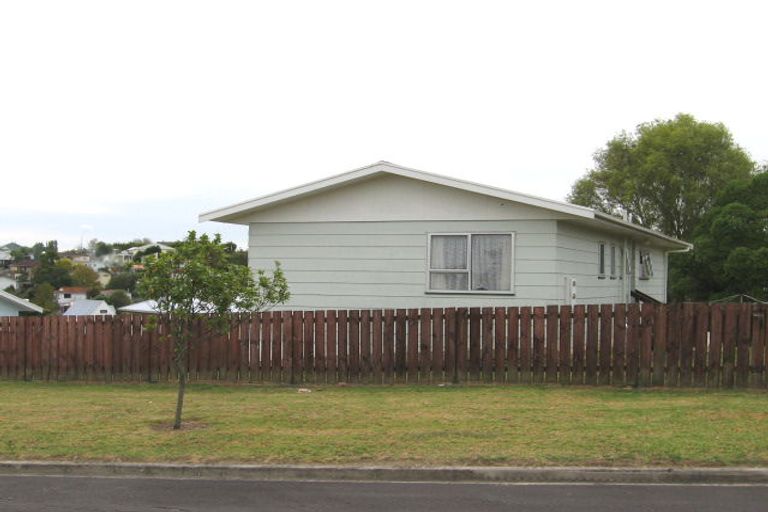 Photo of property in 5 Flaunty Place, West Harbour, Auckland, 0618