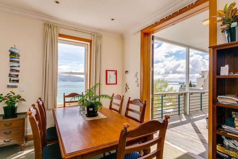 Photo of property in 218 Oriental Parade, Oriental Bay, Wellington, 6011