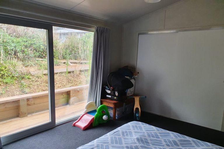 Photo of property in 10a York Place, Cannons Creek, Porirua, 5024