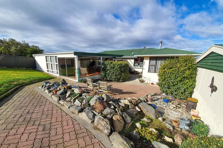 Photo of property in 6 Mortimer Street, Waimate, 7924