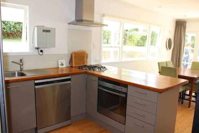 Photo of property in 211 Patons Rock Road, Patons Rock, Takaka, 7182