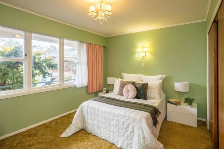 Photo of property in 34 Westview Grove, Miramar, Wellington, 6022