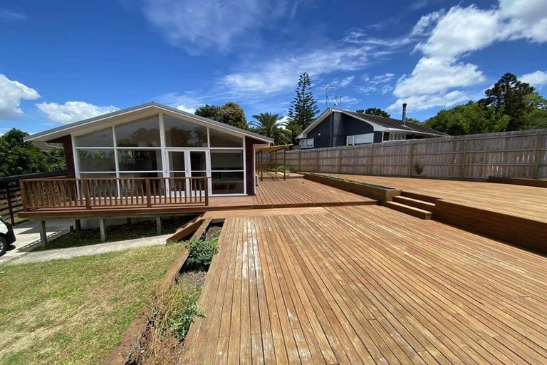 Photo of property in 4 Roband Avenue, Glenfield, Auckland, 0629