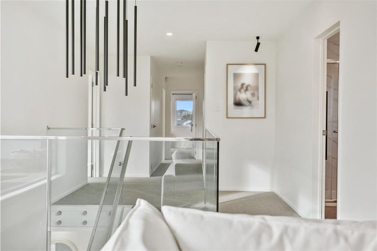 Photo of property in 12 Len Ireland Drive, Kumeu, 0810