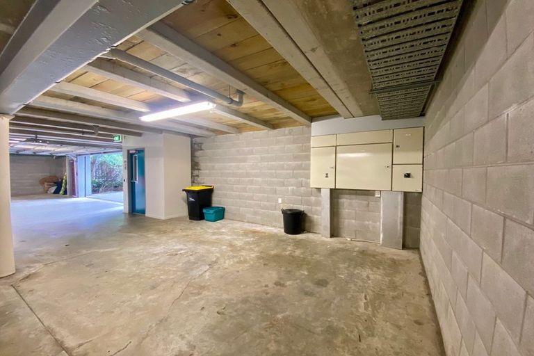 Photo of property in 50b Hawker Street, Mount Victoria, Wellington, 6011