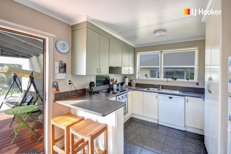 Photo of property in 13b Royal Crescent, Saint Kilda, Dunedin, 9012