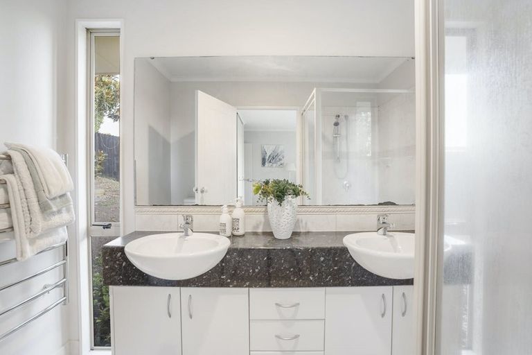 Photo of property in 113 Tauranga Place, Orewa, 0931