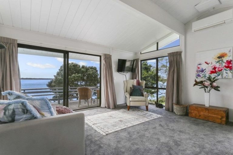 Photo of property in 2/203 Oakland Road, Karaka, Papakura, 2580