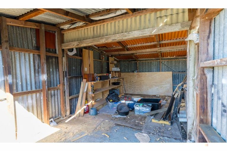 Photo of property in 1 Maude Street, Waimate, 7924