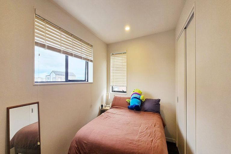 Photo of property in 23 Fredrick Hanson Road, Papakura, 2110