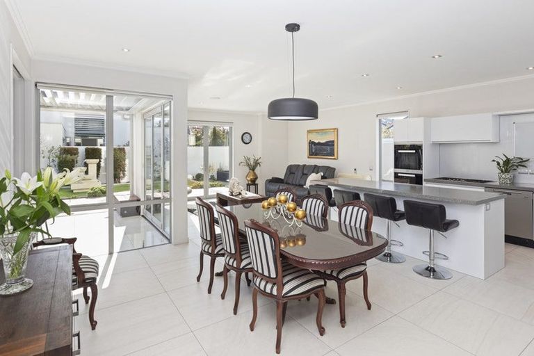 Photo of property in 11 Roa Road, Fendalton, Christchurch, 8041