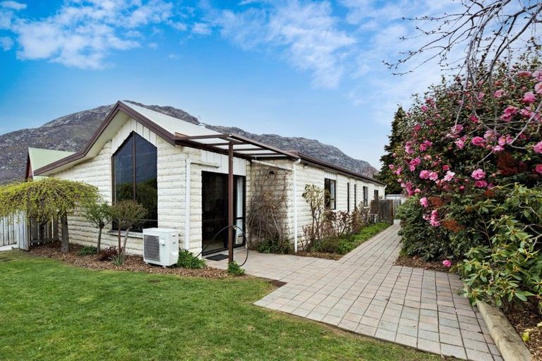 Photo of property in 4 Remarkables Crescent, Frankton, Queenstown, 9300