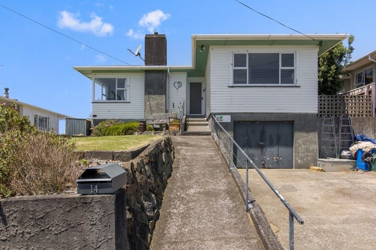 Photo of property in 14 Rospeath Crescent, Spotswood, New Plymouth, 4310