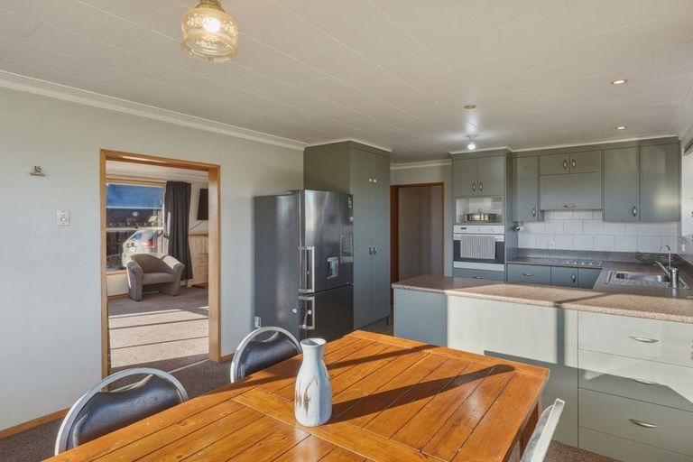 Photo of property in 16 Burraness Street, Palmerston, 9430