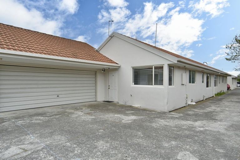 Photo of property in 3/2 Broadbent Street, Riccarton, Christchurch, 8041