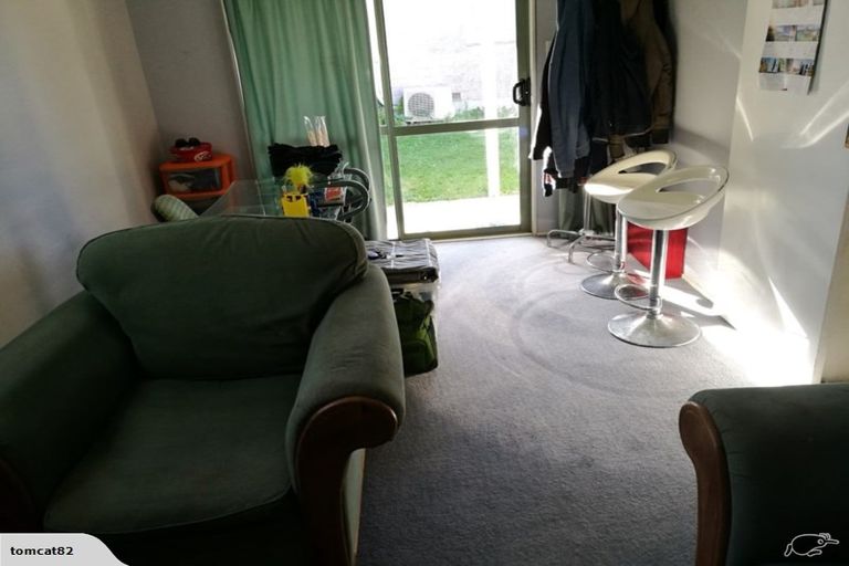 Photo of property in 39 Kathleen Crescent, Hornby, Christchurch, 8042