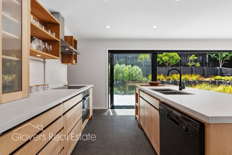 Photo of property in 7 Margan Avenue, New Lynn, Auckland, 0600