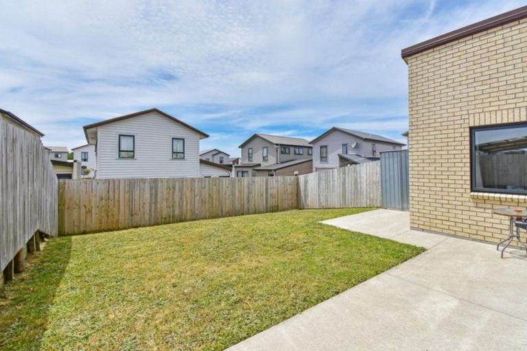 Photo of property in 16 Kuparu Street, Weymouth, Auckland, 2103