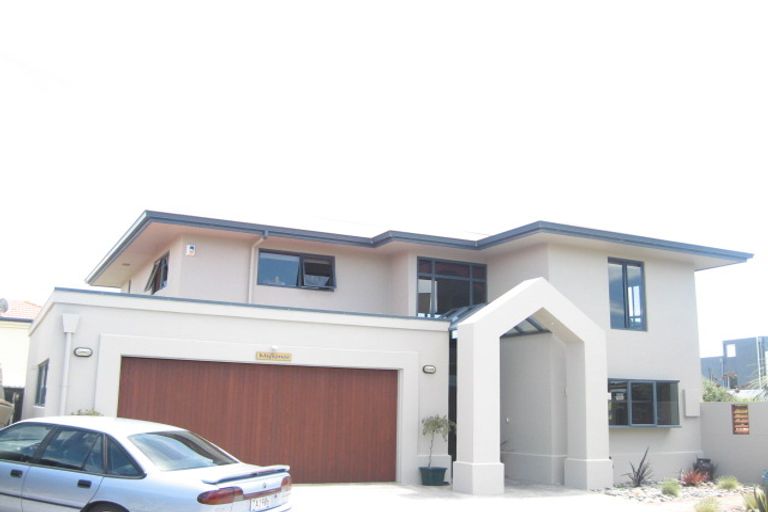 Photo of property in 5 Neptune Place, Waimairi Beach, Christchurch, 8083