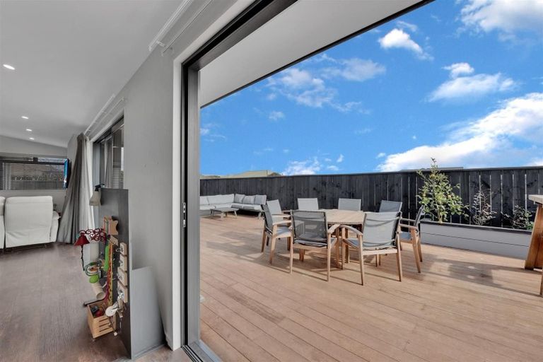 Photo of property in 8 Lassen Place, Stoke, Nelson, 7011