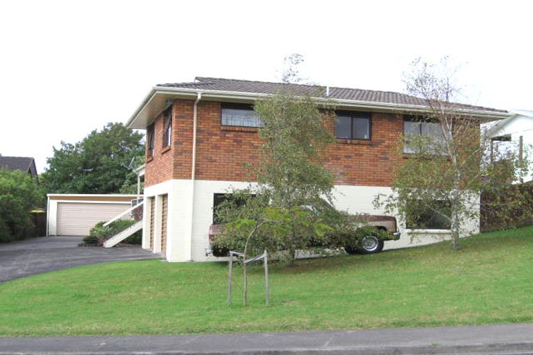 Photo of property in 112 Manhattan Heights, Glendene, Auckland, 0602