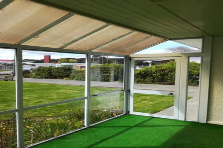 Photo of property in 9 Birch Street, Tuatapere, 9620