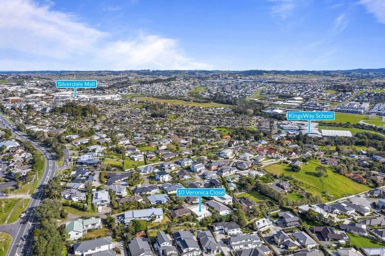 Photo of property in 10 Veronica Close, Red Beach, 0932