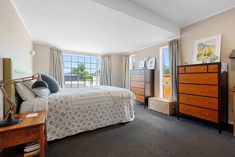 Photo of property in 35 Heta Road, Highlands Park, New Plymouth, 4312