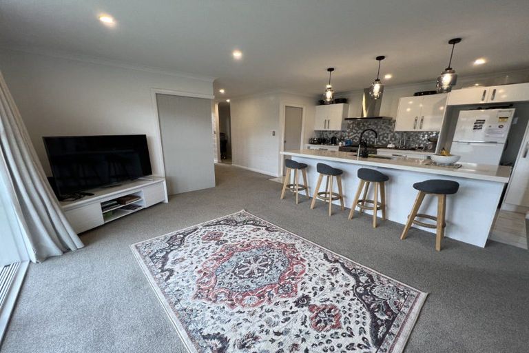 Photo of property in 89 Johnstone Drive, Fitzherbert, Palmerston North, 4410