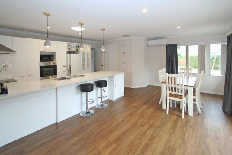 Photo of property in 36 Mcleod Place, Papamoa Beach, Papamoa, 3118