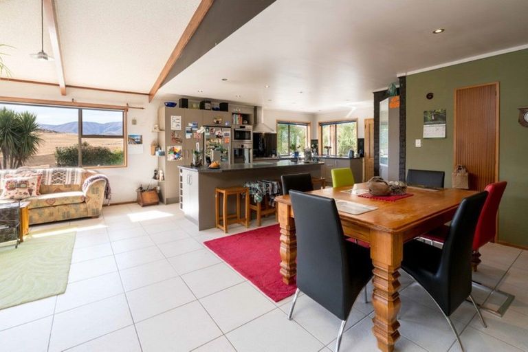Photo of property in 7165 Wedderburn-becks Road, Wedderburn, Ranfurly, 9395