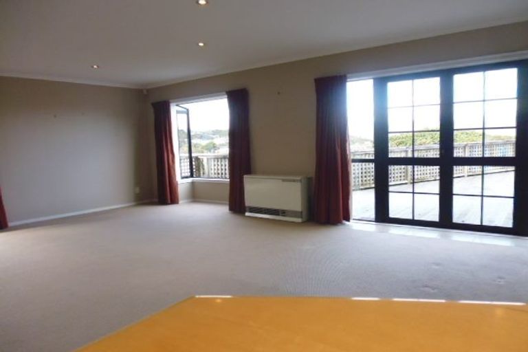 Photo of property in 32 Camellia Terrace, Maungaraki, Lower Hutt, 5010