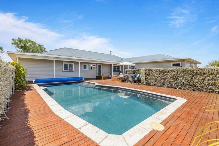 Photo of property in 31c Koraha Road, Kumeu, 0892