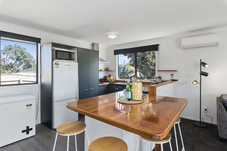 Photo of property in 3 Michael Road, Paraparaumu Beach, Paraparaumu, 5032