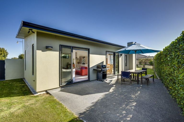 Photo of property in 11 Pania Place, Poraiti, Napier, 4112