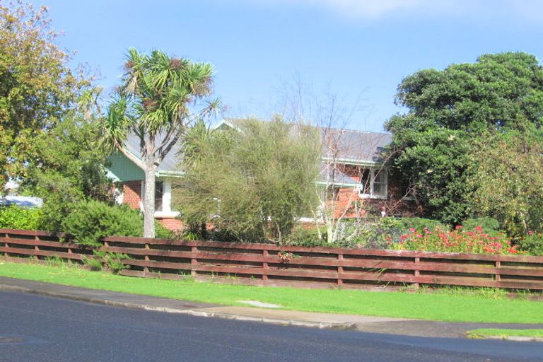 Photo of property in 97 Clovelly Road, Bucklands Beach, Auckland, 2012