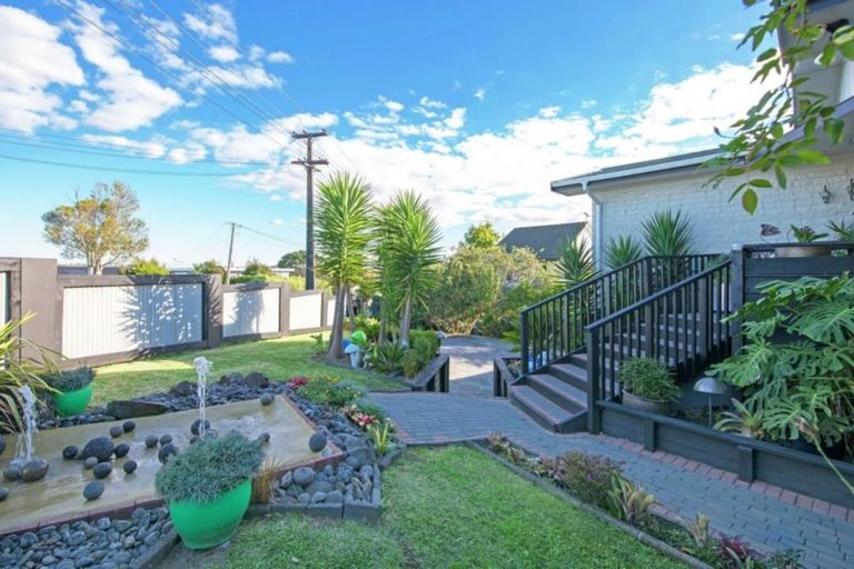 Photo of property in 132 Sandspit Road, Shelly Park, Auckland, 2014