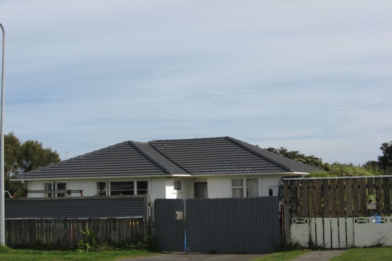 Photo of property in 5 Kotuku Street, Castlecliff, Whanganui, 4501