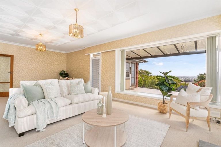 Photo of property in 38 Dyers Pass Road, Cashmere, Christchurch, 8022