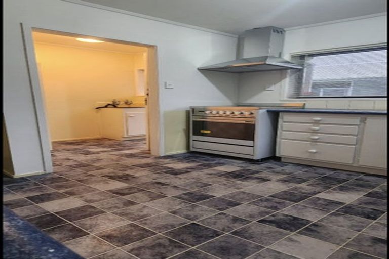 Photo of property in 1/190 Coronation Road, Hillcrest, Auckland, 0627