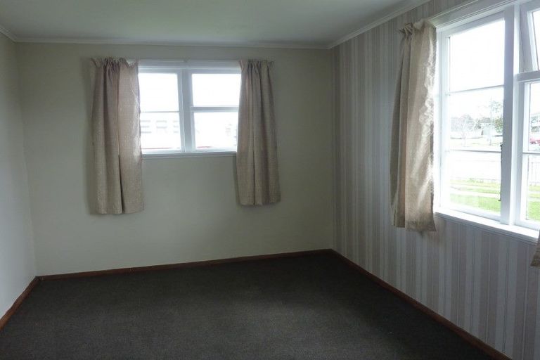 Photo of property in 296 South Road, Hawera, 4610