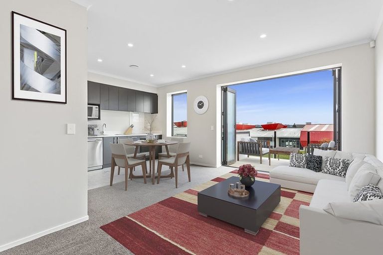 Photo of property in 5/17 Uku Lane, Hobsonville, Auckland, 0616