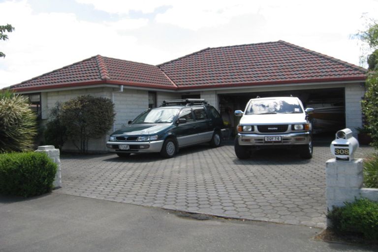 Photo of property in 308 Lake Terrace Road, Shirley, Christchurch, 8061