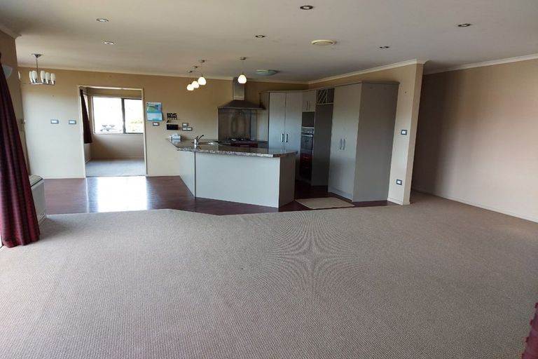 Photo of property in 50 Percy Kinsman Crescent, Riverstone Terraces, Upper Hutt, 5018