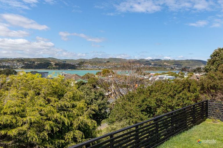 Photo of property in 114 Te Pene Avenue, Titahi Bay, Porirua, 5022