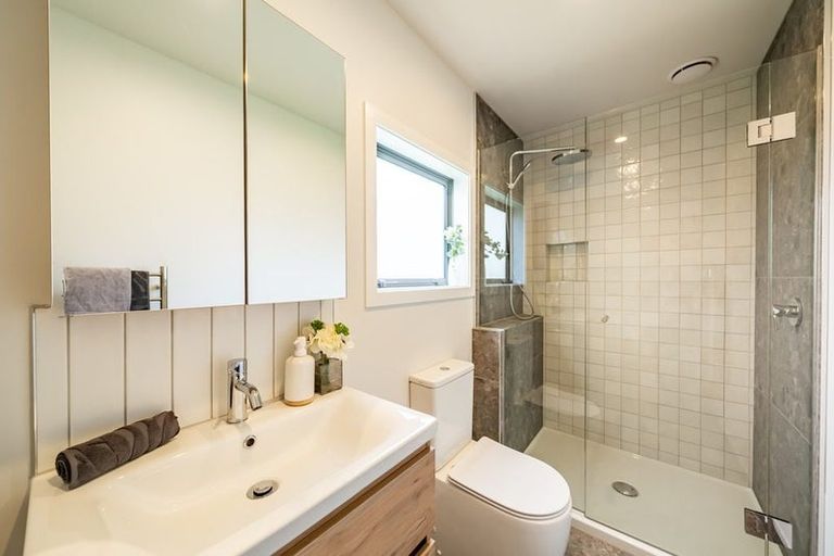 Photo of property in 31-33 Chapman Crescent, Naenae, Lower Hutt, 5011